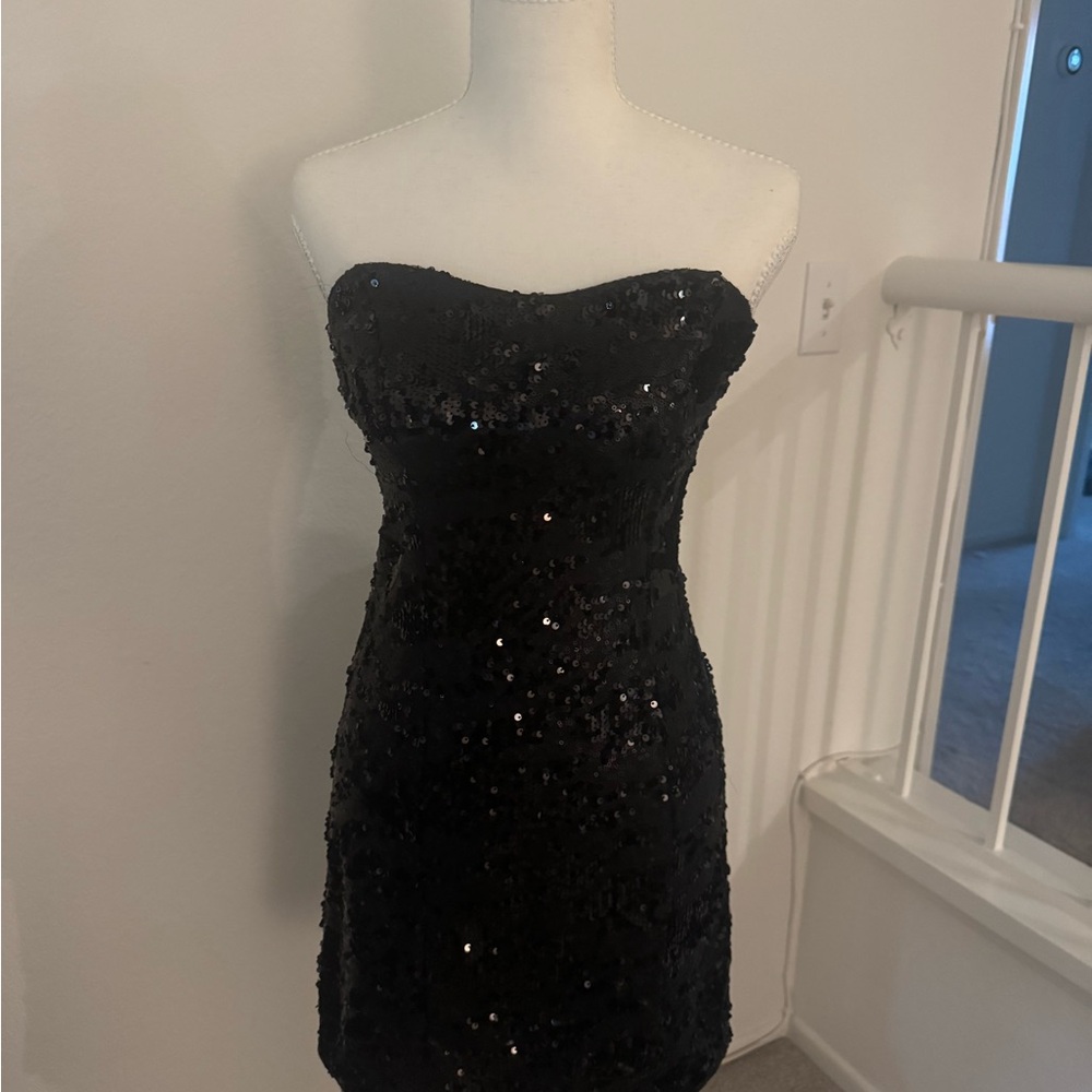 GUESS Strapless Black Sequin Mini Dress – Size 8